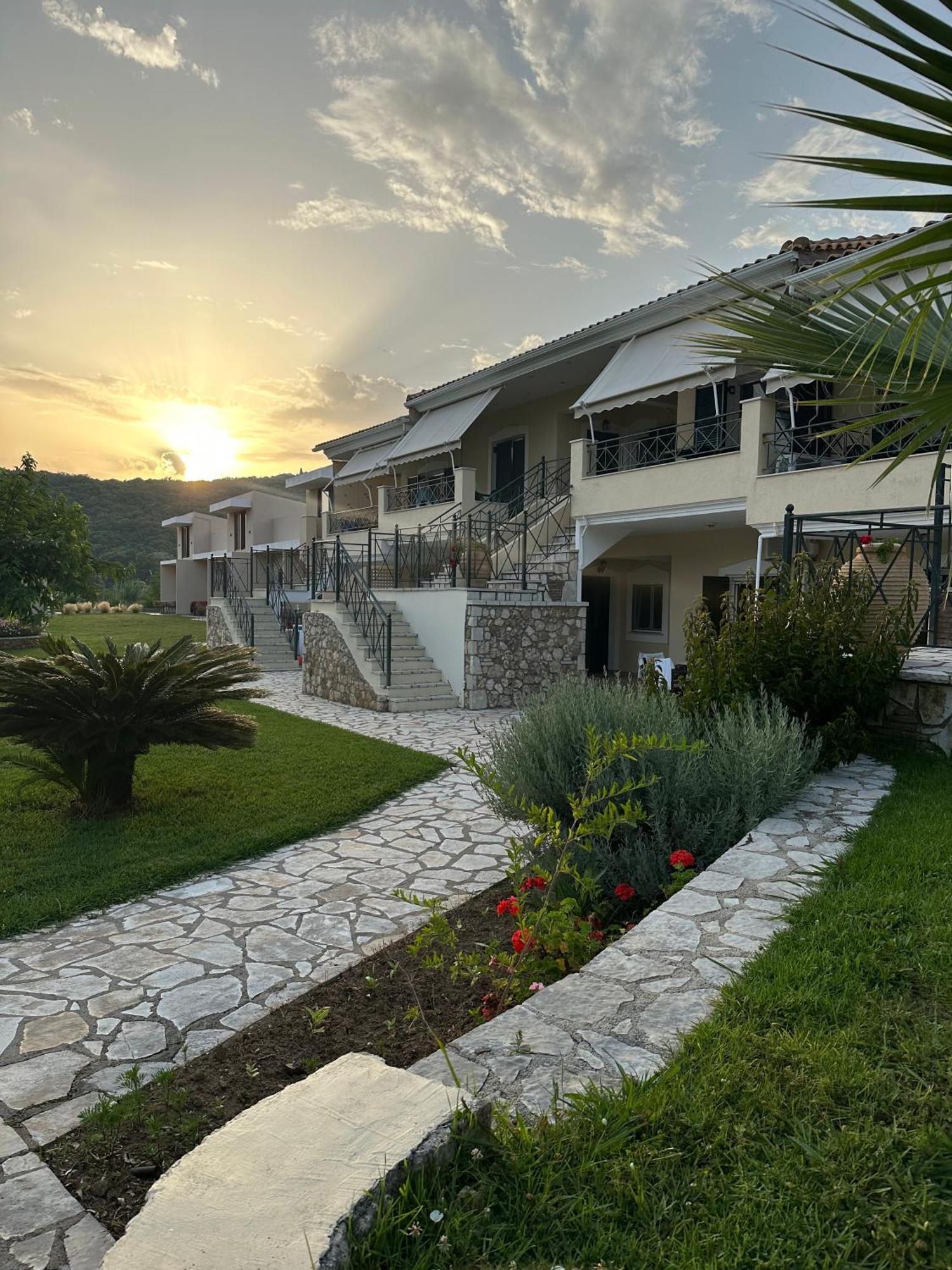 Apartments Villa Rania Perdhika Exteriör bild